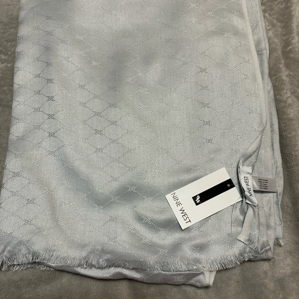 Nine West 100% viscose scarf nwt